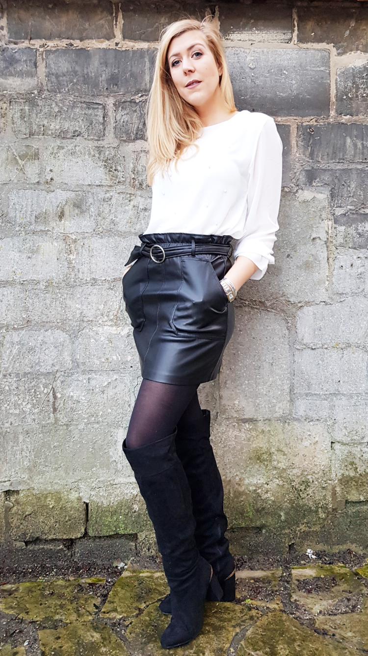 Pearls and leather - Fashion Tights