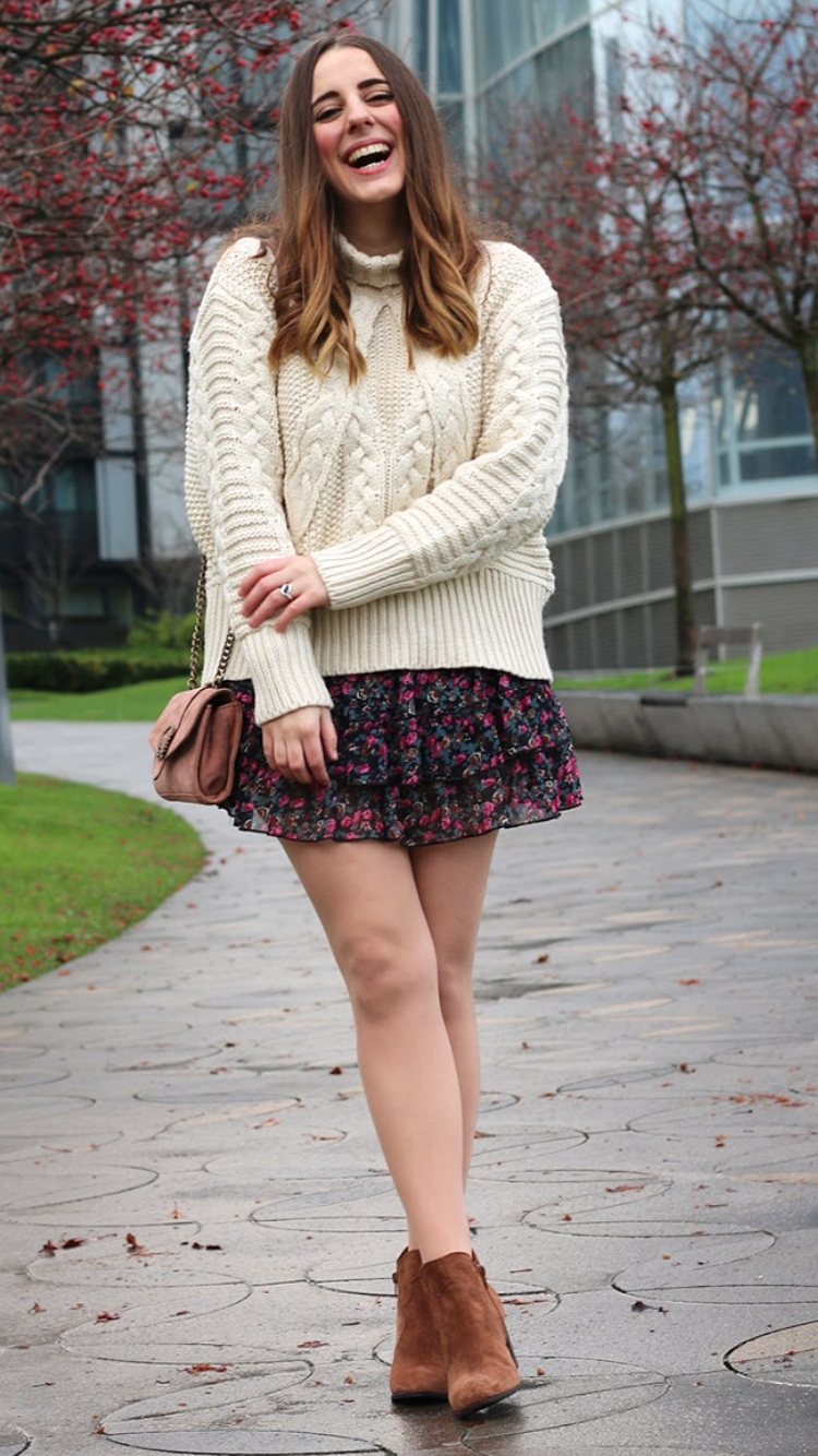 Outfit with maxi jersey and flower skirt - Fashion Tights