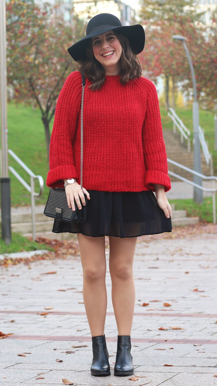 Autumn in red jersey and black dress - Fashion Tights